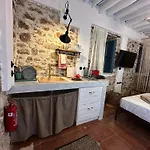Monolithos House * Lagoudi Zia