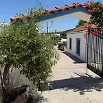 Monolithos House * Lagoudi Zia