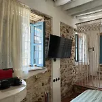 Monolithos House Tatil Evi *