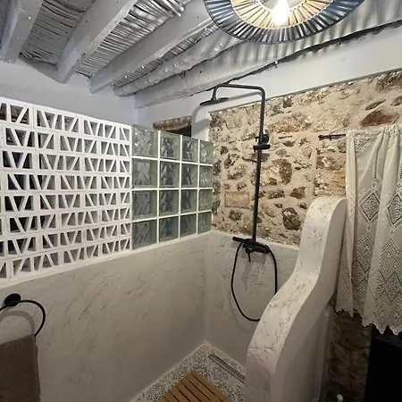 Monolithos House Semesterbostad
