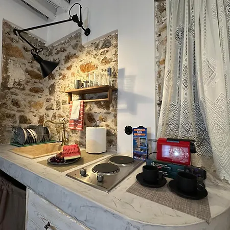 Monolithos House *