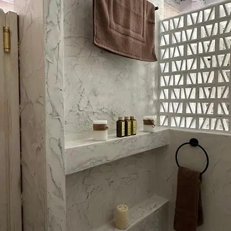 Monolithos House * Lagoudi Zia