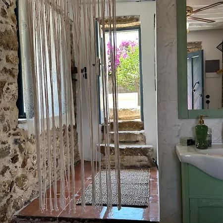 Monolithos House * Lagoudi Zia