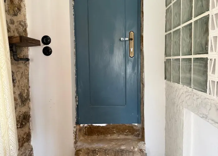 Monolithos House * Lagoudi Zia