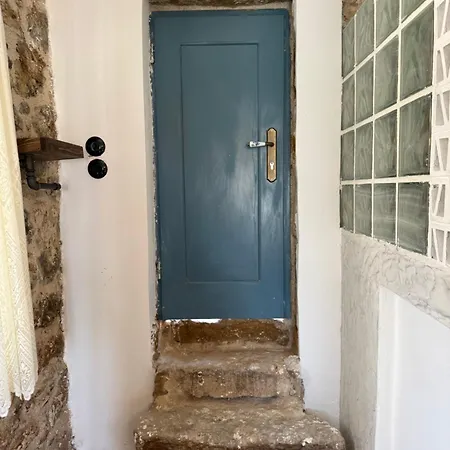 Monolithos House * Lagoudi Zia