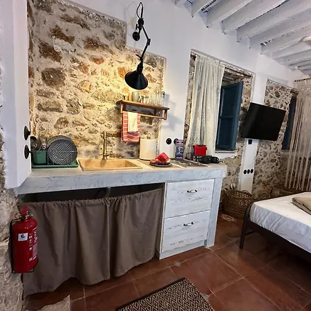 Monolithos House * Lagoudi Zia