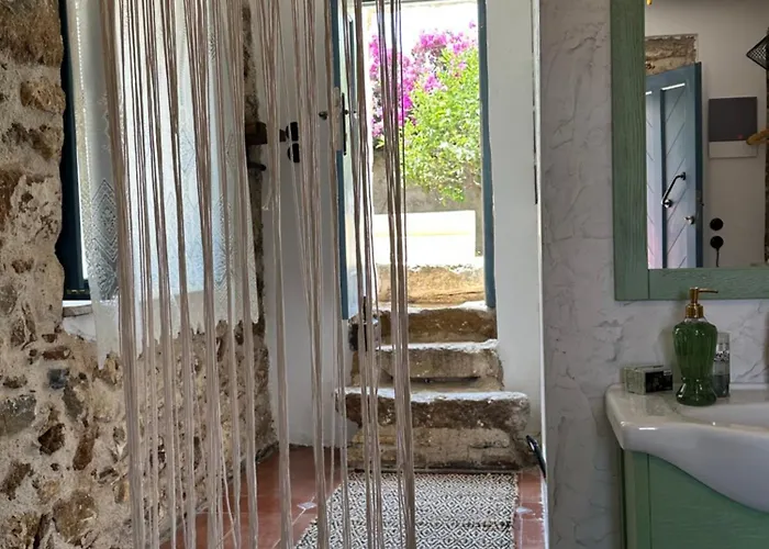 Monolithos House * Lagoudi Zia